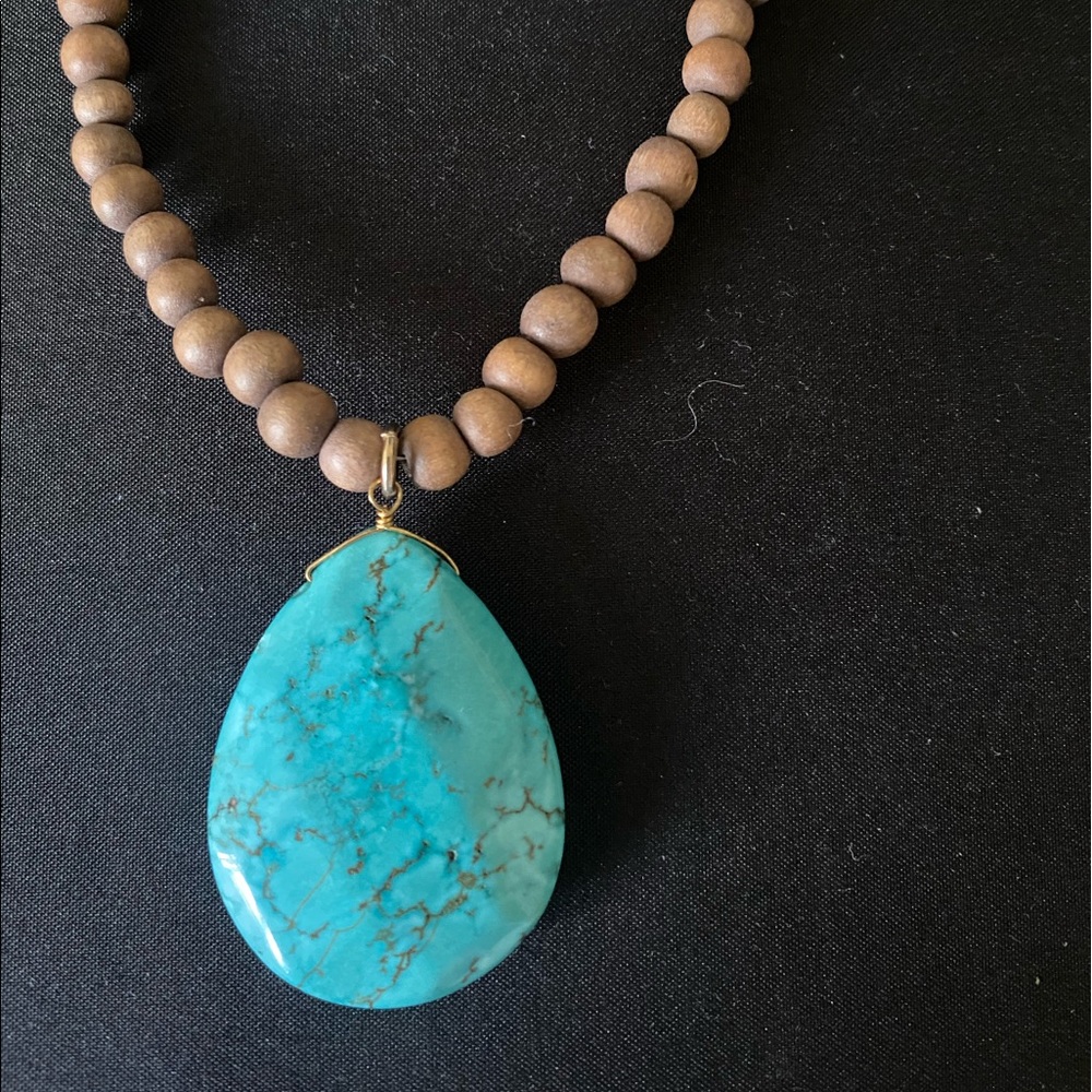 Turquoise beaded necklace